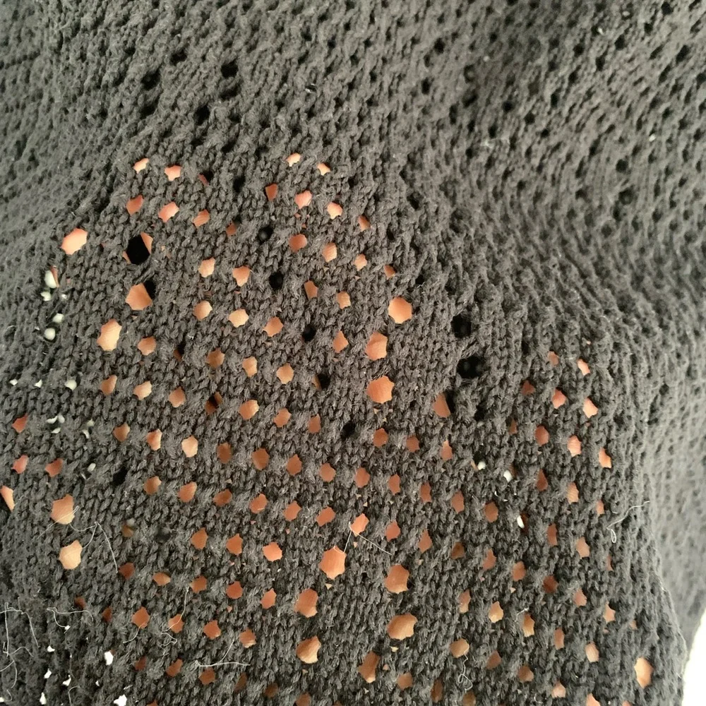 T Tahari Black Open knit Crochet polo Top like new size XL - Picture 6 of 6